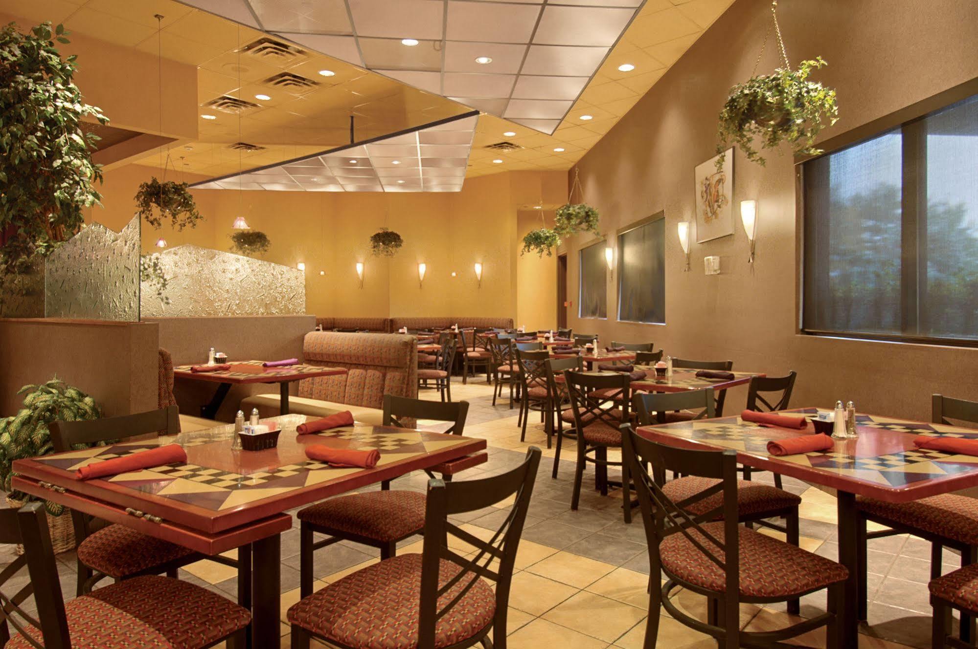 Ramada By Wyndham Toms River Restaurant foto