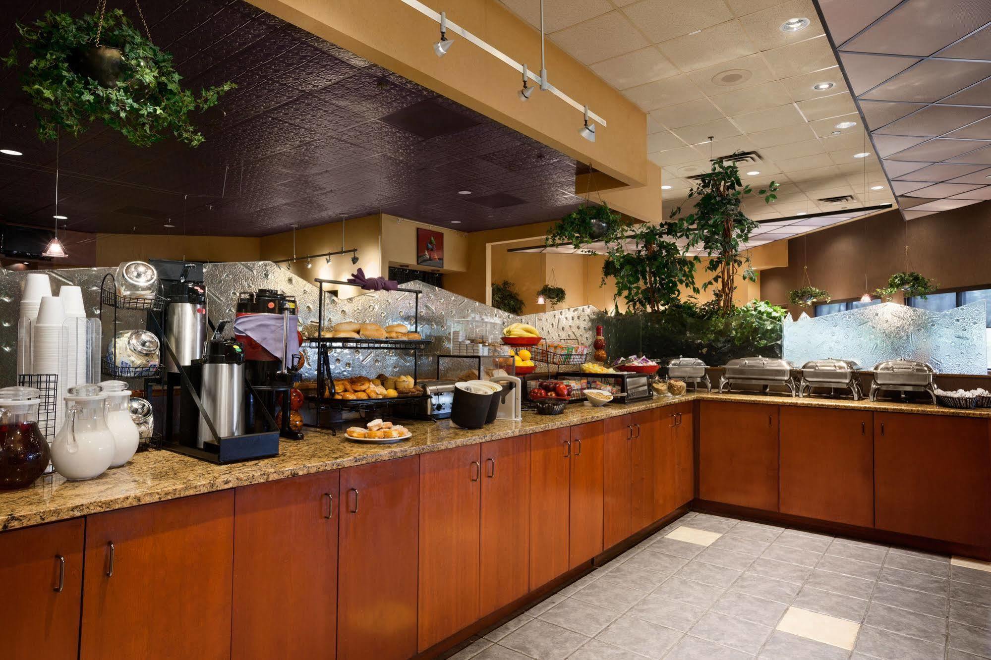 Ramada By Wyndham Toms River Buitenkant foto